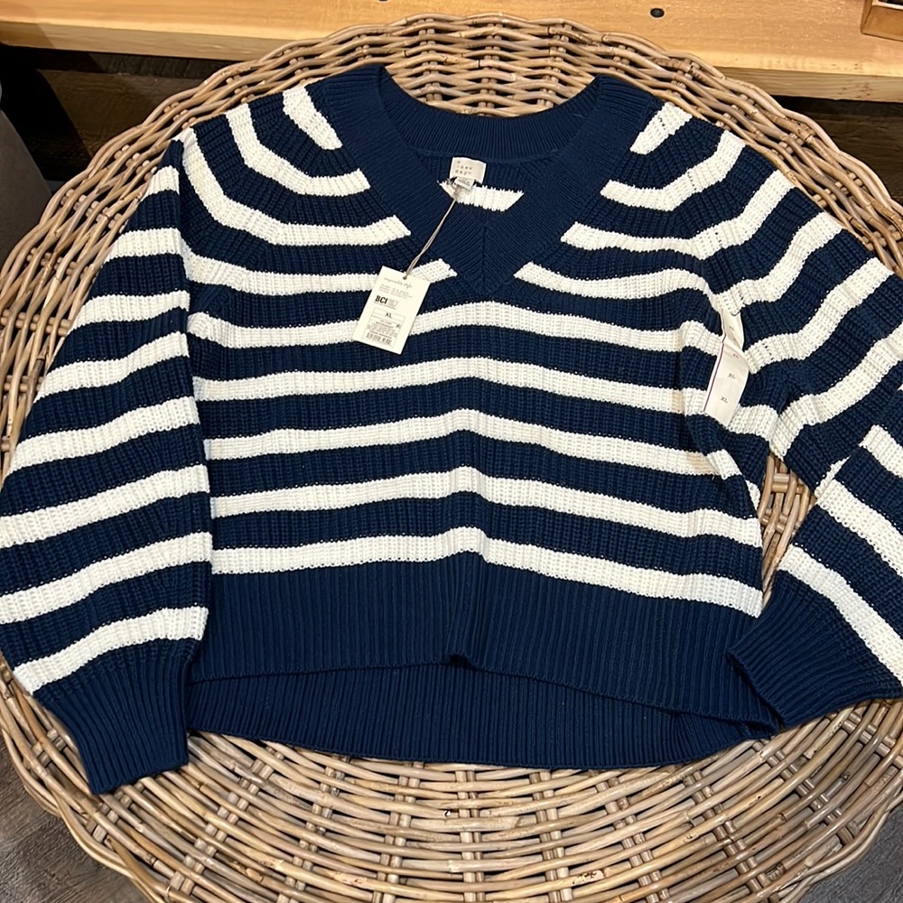 Chunky Stripped V-Neck Sweater